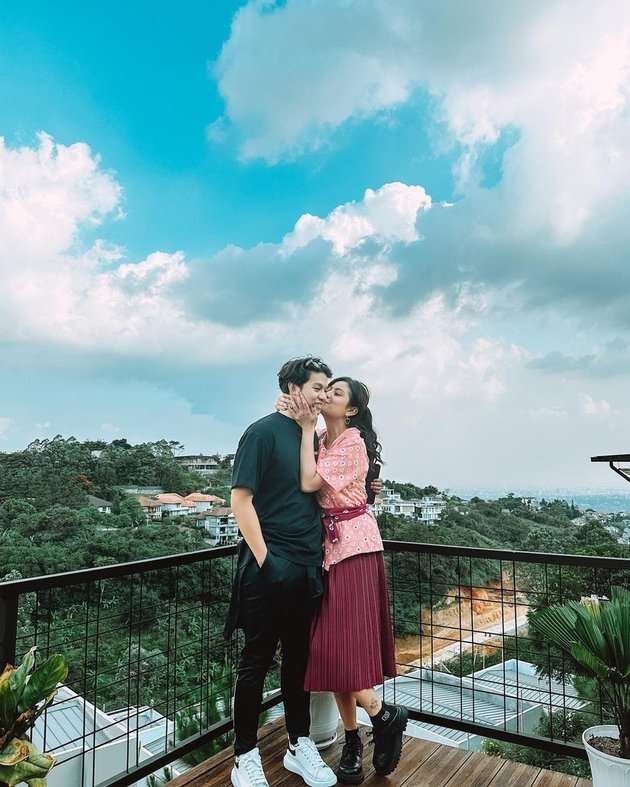 Sempat Gagal Nikah, Awkarin Punya Pacar Baru, Beda Keyakinan