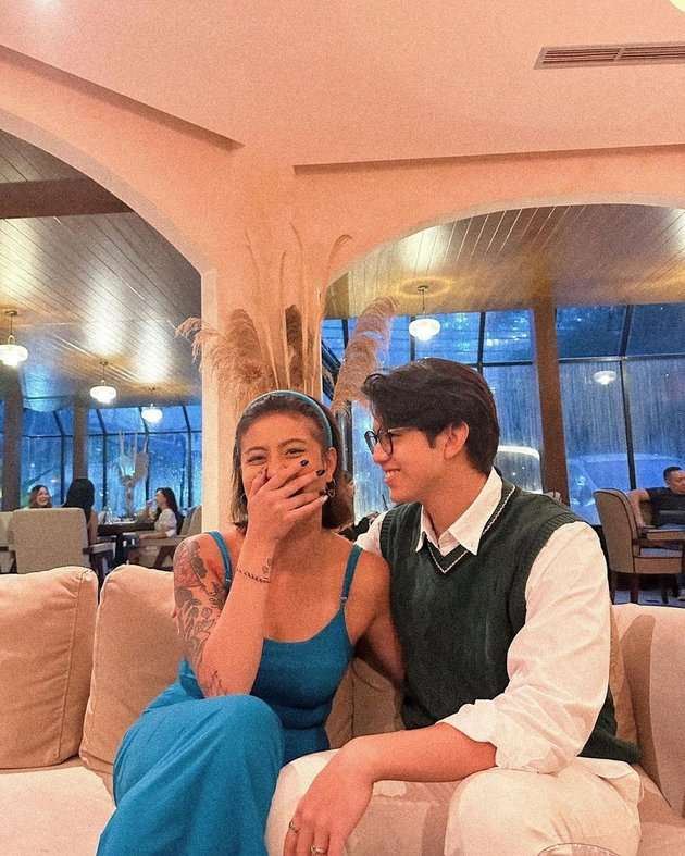 Sempat Gagal Nikah, Awkarin Punya Pacar Baru, Beda Keyakinan