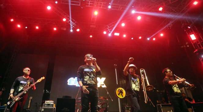 Tipe-X Bawakan Lagu Hits Tutup Keseruan Festival 6