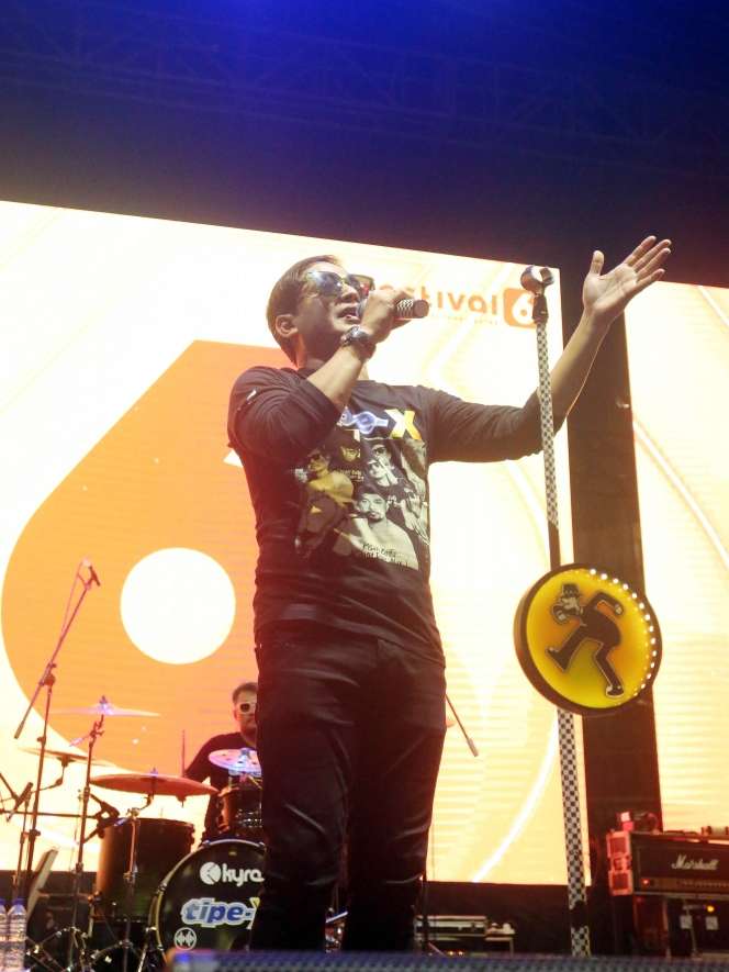 Tipe-X Bawakan Lagu Hits Tutup Keseruan Festival 6