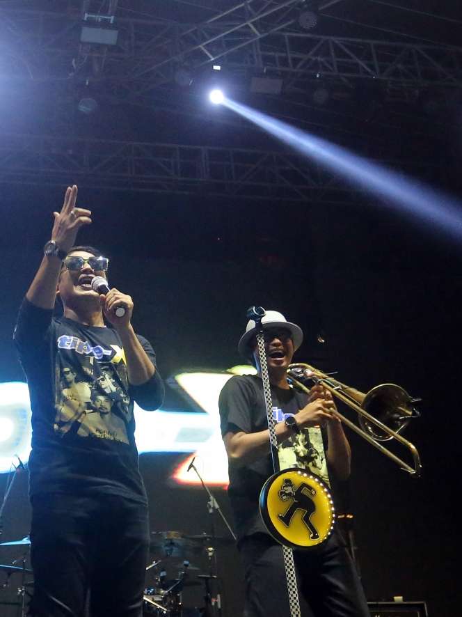 Tipe-X Bawakan Lagu Hits Tutup Keseruan Festival 6