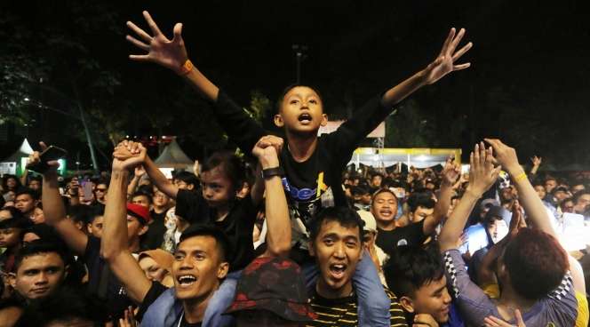 Tipe-X Bawakan Lagu Hits Tutup Keseruan Festival 6