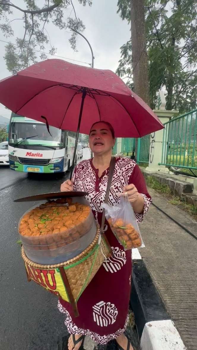 10 Potret Nasib Artis yang Tinggalkan Dunia Hiburan: Komedian Terkenal Jadi Penggiling Padi, Artis Cantik Warkop DKI Jualan Tahu Keliling