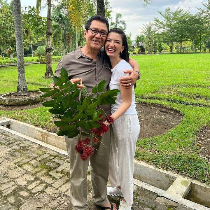 Bocil Gemas ini Kini Jadi Artis Papan Atas, Cantik & Kaya Raya, Rumahnya Ada Kebun Binatang, Lihat Potretnya