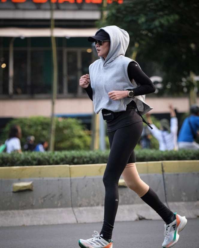 Potret Olla Ramlan Pakai Legging, Netizen Malah Was-Was