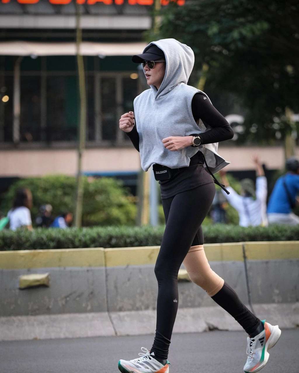 Potret Olla Ramlan Pakai Legging, Netizen Malah Was-Was