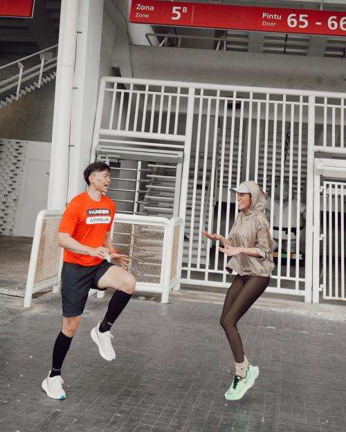 Potret Olla Ramlan Pakai Legging, Netizen Malah Was-Was