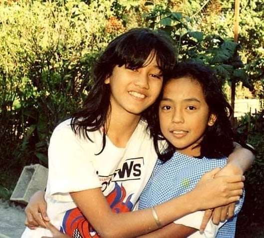 Gadis Kecil yang Dipeluk Nike Ardilla Ini Ternyata Cucu Presiden, Dulu Artis Terkenal Kini Konglomerat Paling Kaya