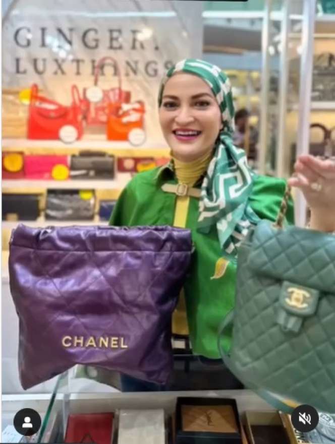 Potret Menantu Rima Melati, Marisa Tumbuan yang Doyan Produk Fesyen Bermerek