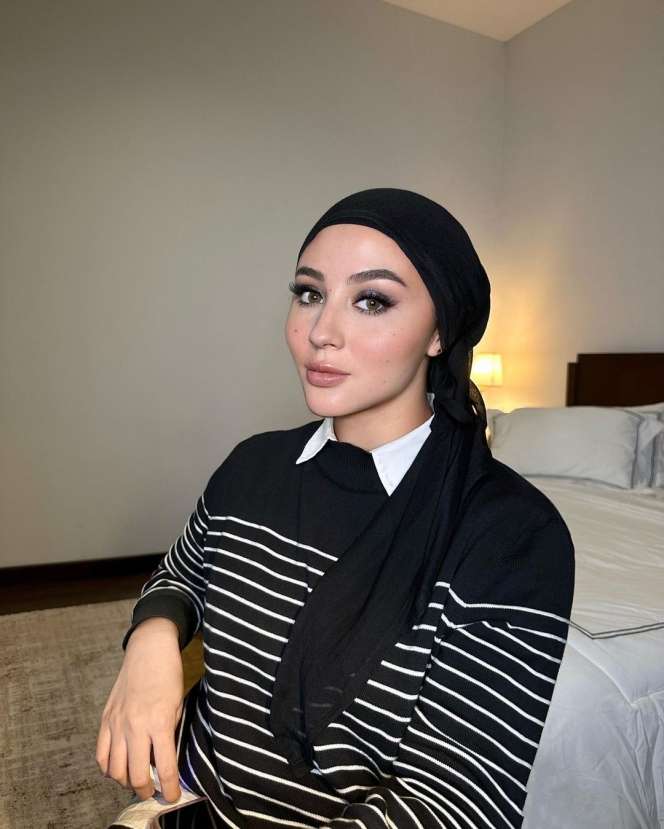 OOTD Hitam ala Margin Wieheerm