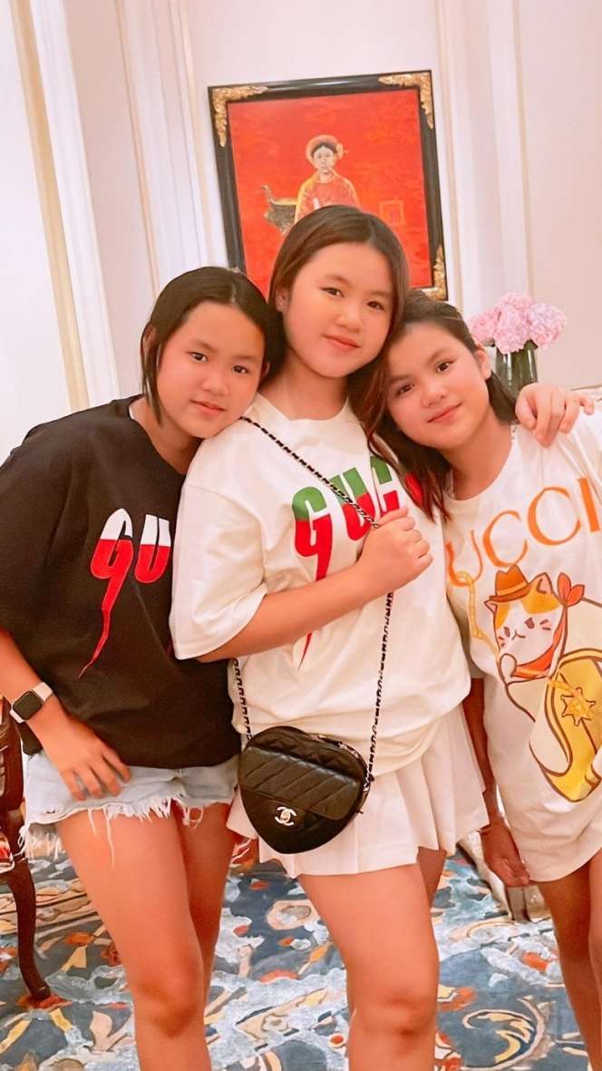 Anak Artis Ternama Ini Dapat Hadiah Rumah Mewah di Usia 13 Tahun, Huniannya Bak Istana Kerajaan!