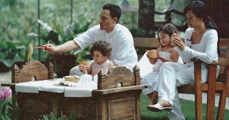 Jarang Terekspos! Potret Kenangan Adjie Massaid bersama Keluarga Semasa Hidup