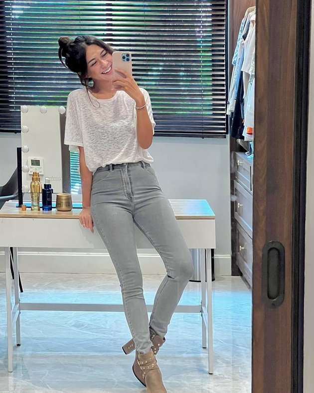 Potret Gaya Nana Mirdad Pamer Body Goals, ABG Auto Minder!