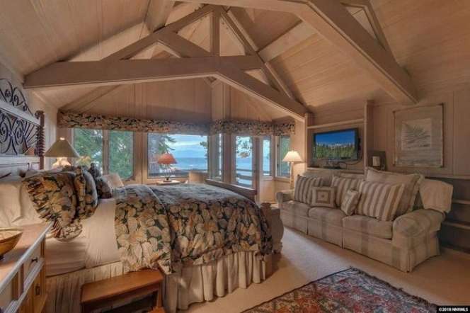 Potret Rumah Mewah CEO Facebook Mark Zuckerberg di California Seharga Rp800 Miliar