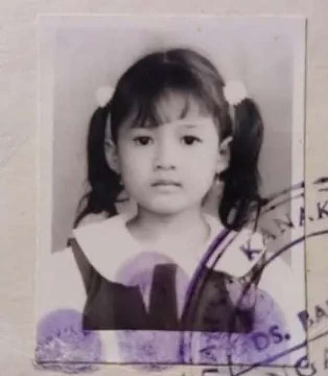 Jarang Tersorot! Pasfoto Pedangdut saat Sekolah Ini bak Beda Orang
