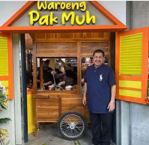 Porter Sederet Artis Buka Usaha Kuliner di Depan Rumah, Teras Rumah Mewah Rp32 Miliar Muzdalifah Diubah jadi Warung Makan