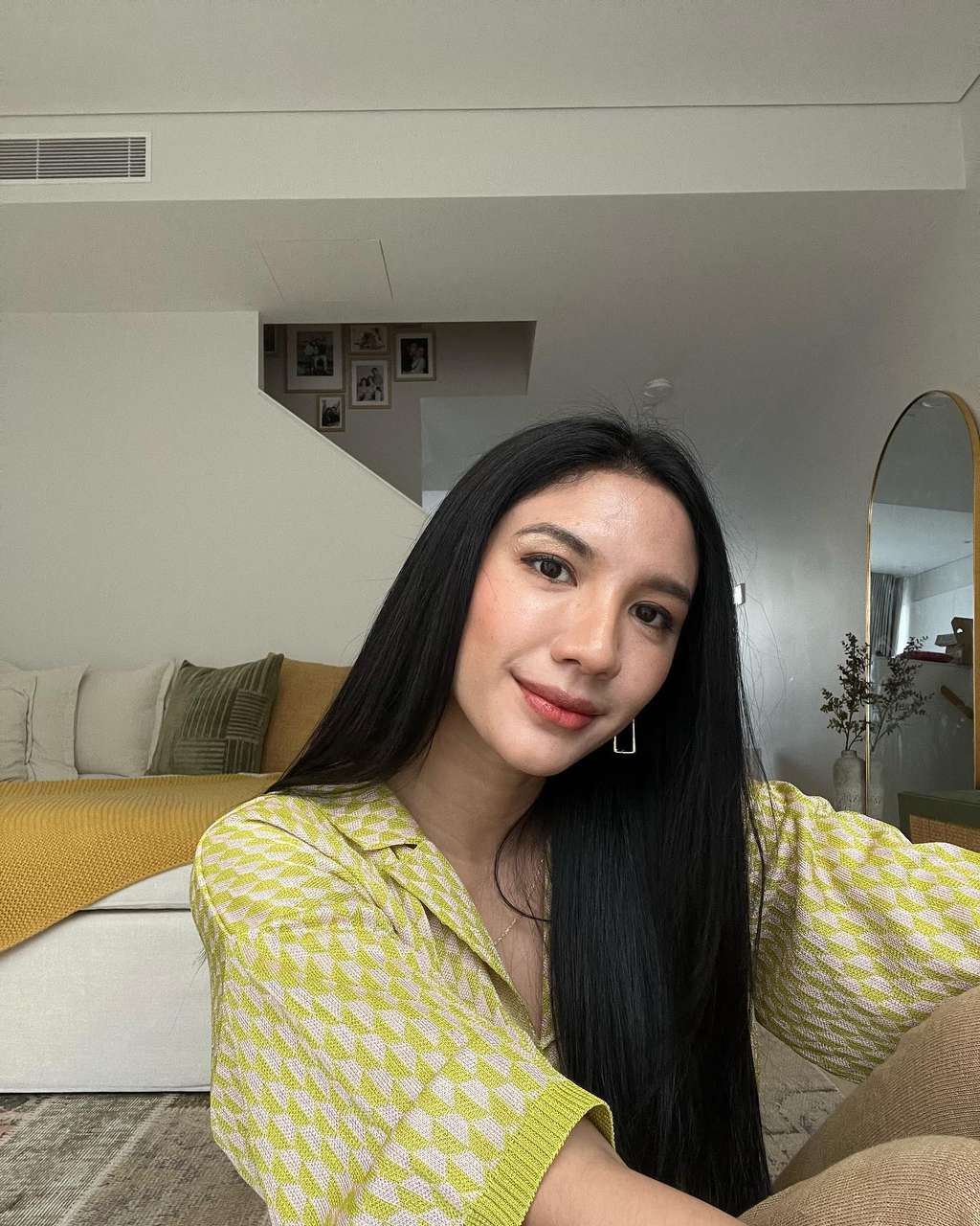 Artis Cantik Ini Dulunya Pernah Jadi SPG Saat Kuliah, Kini Dijuluki `Ratu FTV`