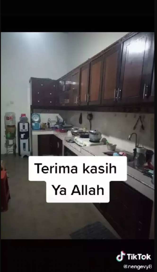 Dulu Dihina Tinggal di Rumah Bak Kandang Ayam, Wanita Ini Buktikan Kesuksesannya, Kini Huniannya Berubah Drastis