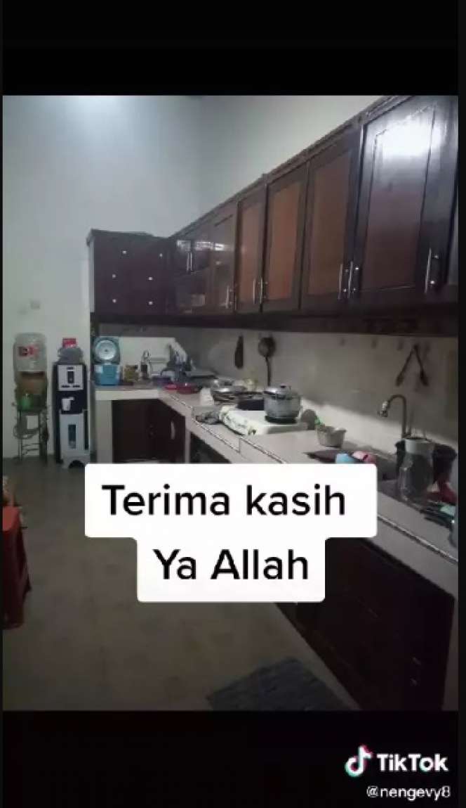 Dulu Dihina Tinggal di Rumah Bak Kandang Ayam, Wanita Ini Buktikan Kesuksesannya, Kini Huniannya Berubah Drastis