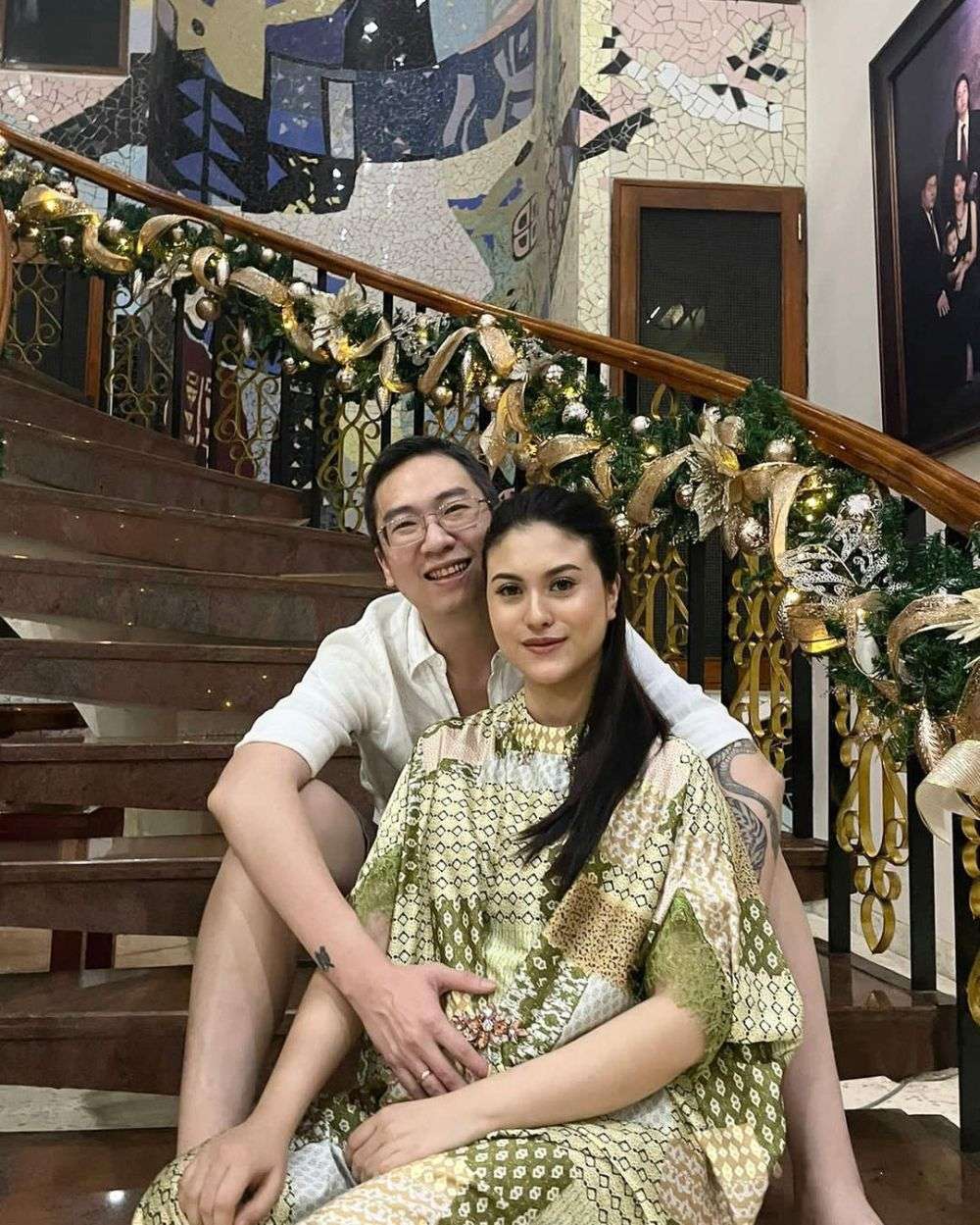 Seleb Perempuan Rela Tinggalkan Masa Mudanya Demi Menikah dengan Pengusaha Tajir