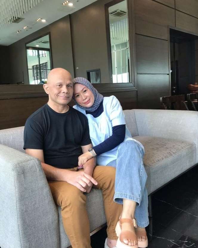 Potret Kesetiaan Imelda Laksmi Istri Harry Pantja Temani Sang Suami yang Idap Stroke, Awalnya Tak Tahu Suaminya Presenter Kondang