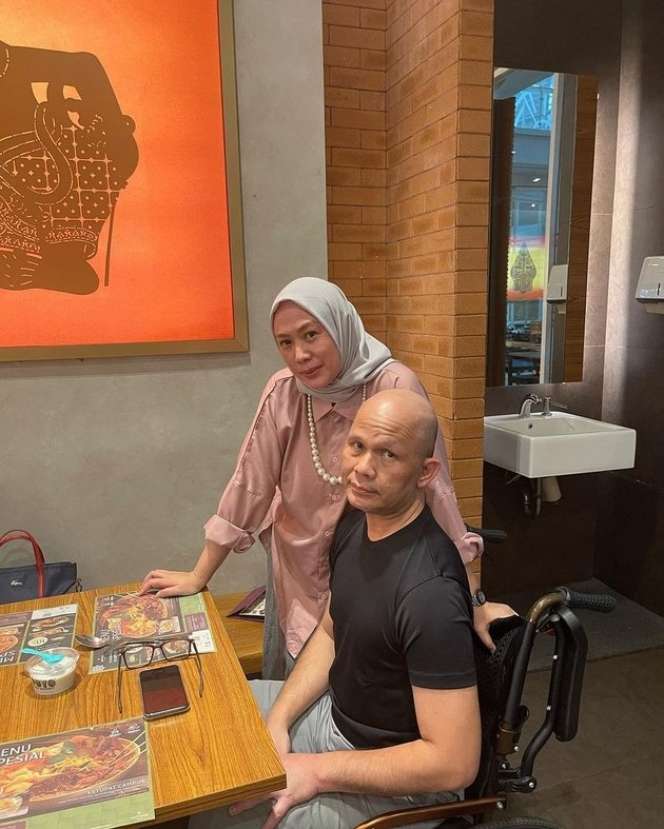 Potret Kesetiaan Imelda Laksmi Istri Harry Pantja Temani Sang Suami yang Idap Stroke, Awalnya Tak Tahu Suaminya Presenter Kondang
