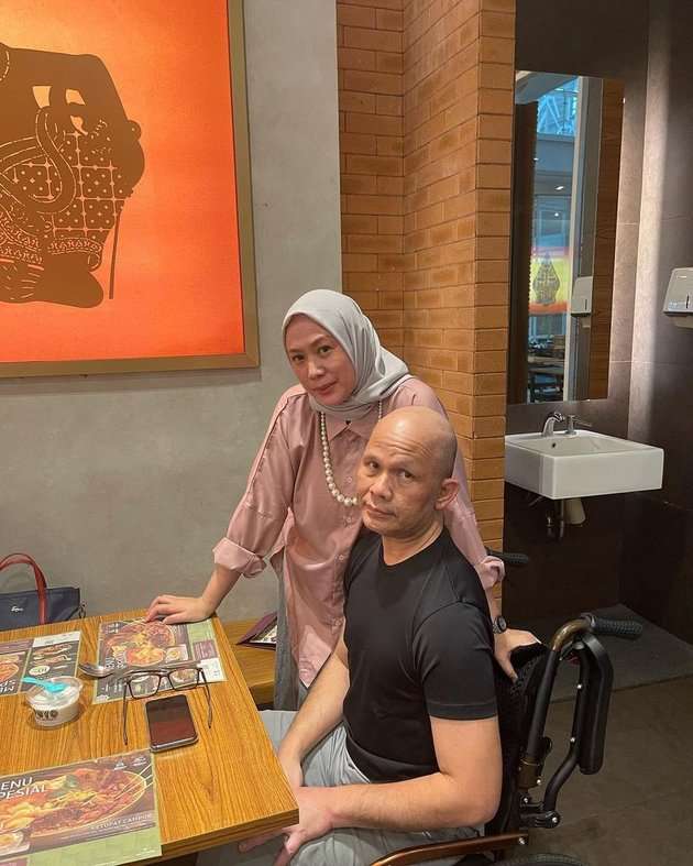 Potret Kesetiaan Imelda Laksmi Istri Harry Pantja Temani Sang Suami yang Idap Stroke, Awalnya Tak Tahu Suaminya Presenter Kondang