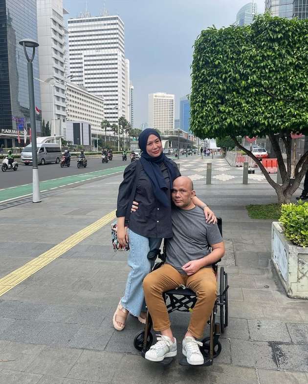 Potret Kesetiaan Imelda Laksmi Istri Harry Pantja Temani Sang Suami yang Idap Stroke, Awalnya Tak Tahu Suaminya Presenter Kondang