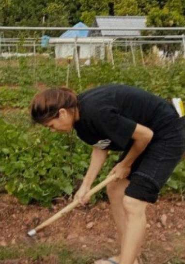 Pernah Jadi Ratu Kecantikan, Kini Wanita Cantik Ini Pilih Jadi Petani dan Hidup di Desa, Penampilannya Curi Perhatian