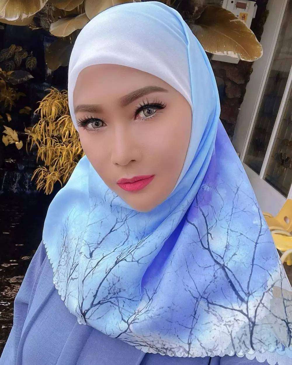 Potret Biduan Dangdut dalam Balutan Hijab, Happy Asmara Paling Disorot