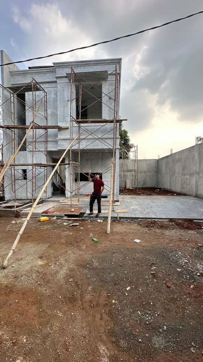Potret Transformasi Rumah Sensen Asisten Raffi Ahmad, Dulu Tinggal di Gang Sempit, Kini Bikin Rumah di Kawasan Elit