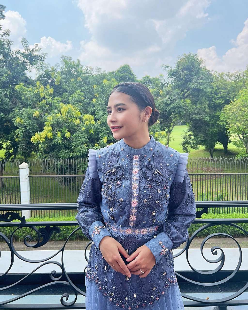 Tak Disangka, Bocah Berwajah Imut Ini Ternyata Artis Papan Atas Tanah Air Hingga Didapuk Jadi Dosen di Usia Muda