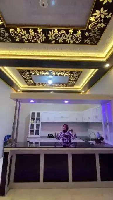 Potret Rumah Beralaskan Semen Milik Biduan Koplo, Penampakan Dapurnya Bikin Melongo 