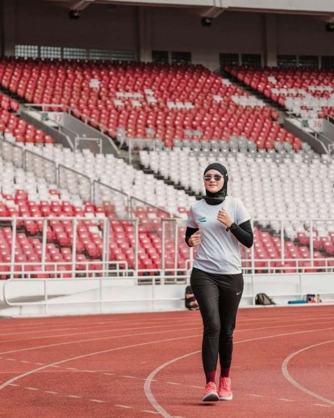Gaya Seleb Berhijab saat Olahraga, Natasha Rizki Pakai Busana Syar'i 
