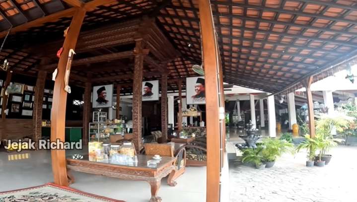 10 Potret Rumah Mewah Bangkit, Mantan Pacar Bella Bonita, Bak Istana Keraton, Lebih Sultan dari Denny Caknan?
