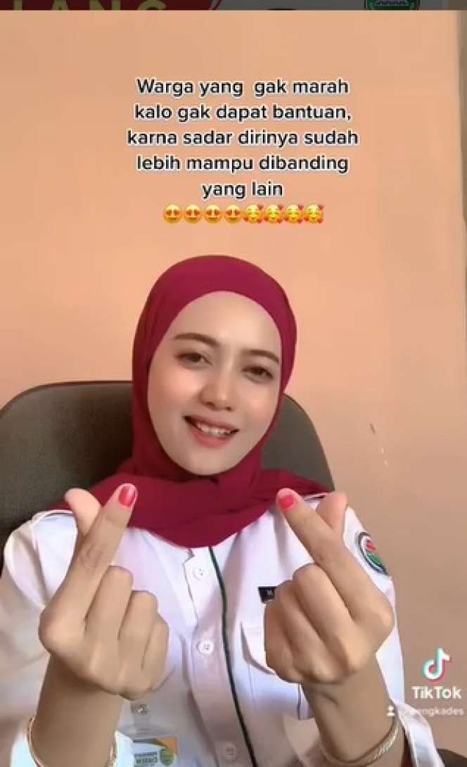 Potret Kepala Desa Indah Aprianti Berani Hadapi Pria Tolak Bangun Jalan Desa, Tak Hanya Cantik Pendidikannya Bukan Kaleng-Kaleng