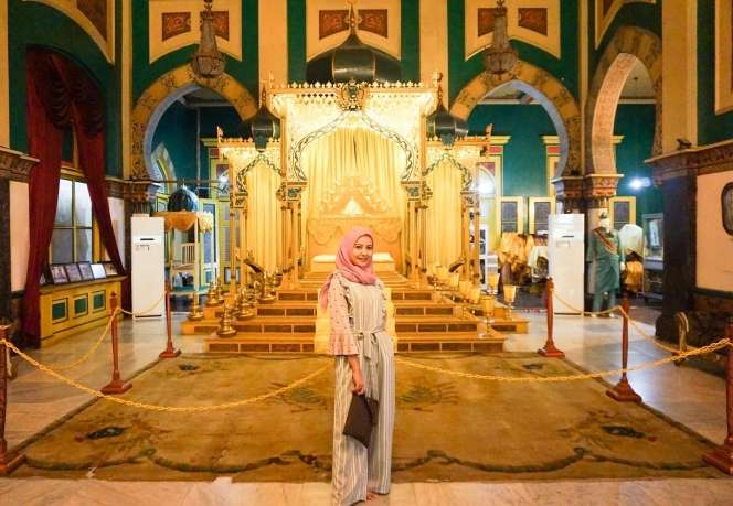 Potret Kepala Desa Indah Aprianti Berani Hadapi Pria Tolak Bangun Jalan Desa, Tak Hanya Cantik Pendidikannya Bukan Kaleng-Kaleng