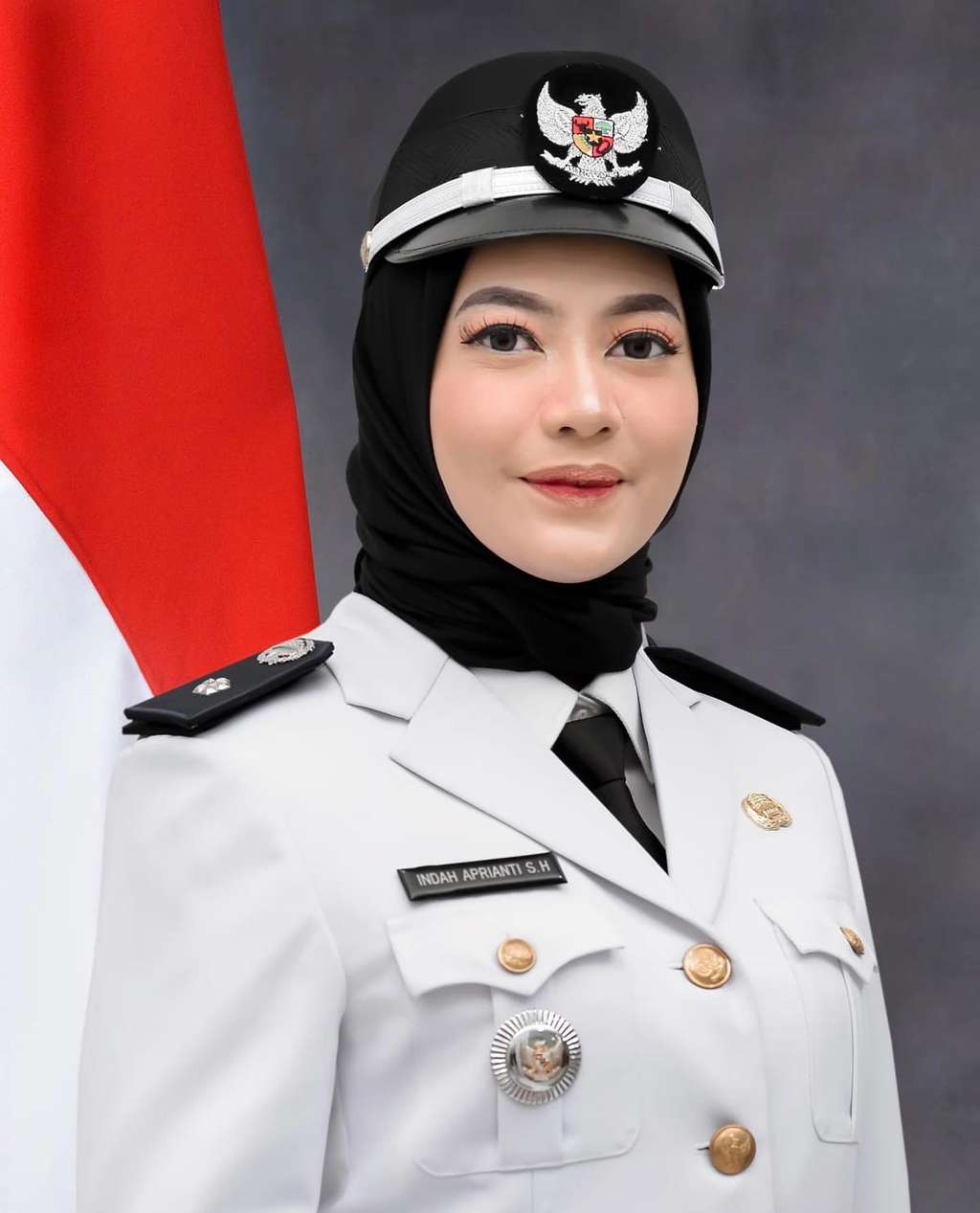 Potret Kepala Desa Indah Aprianti Berani Hadapi Pria Tolak Bangun Jalan Desa, Tak Hanya Cantik Pendidikannya Bukan Kaleng-Kaleng