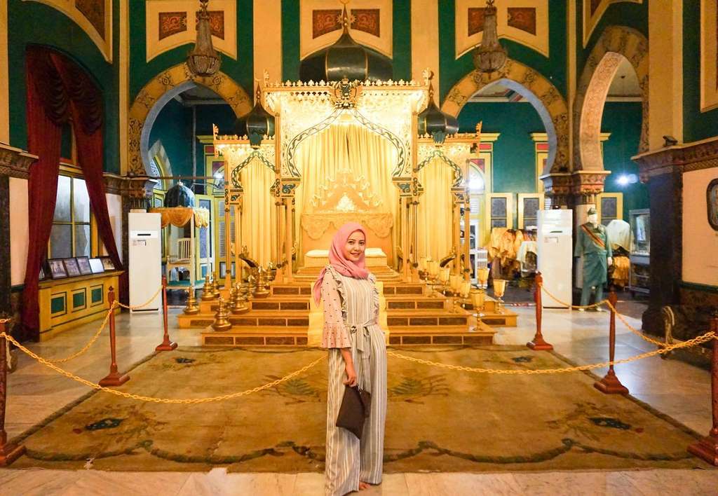Potret Kepala Desa Indah Aprianti Berani Hadapi Pria Tolak Bangun Jalan Desa, Tak Hanya Cantik Pendidikannya Bukan Kaleng-Kaleng