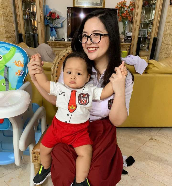 10 Artis Cosplay Pakai Seragam SD, Adam Suseno Suami Inul Daratista Kocak Abis, Auto Ngakak!