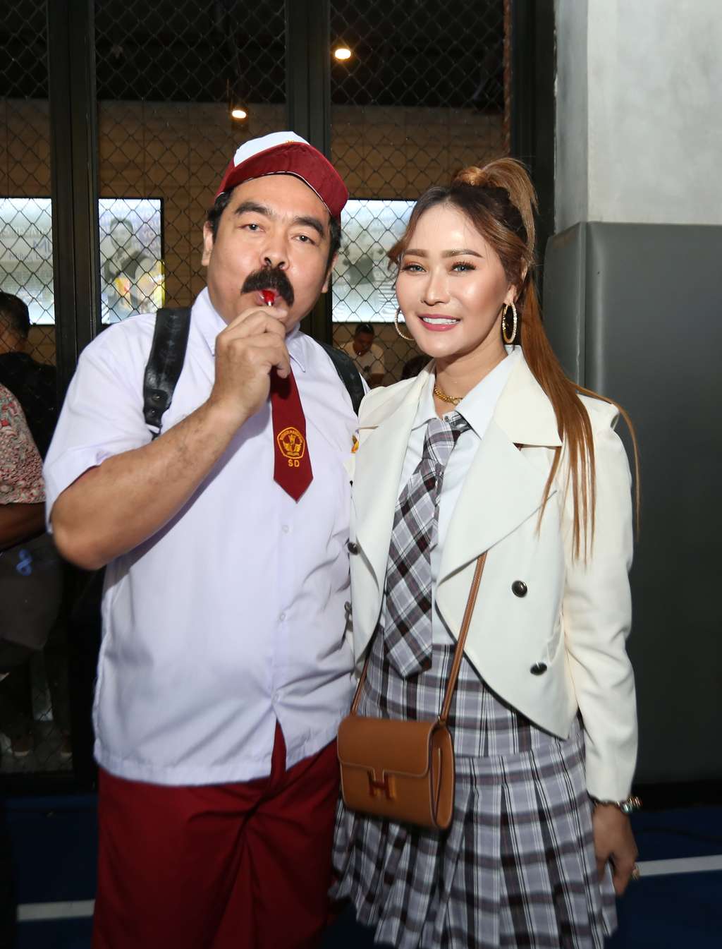 10 Artis Cosplay Pakai Seragam SD, Adam Suseno Suami Inul Daratista Kocak Abis, Auto Ngakak!