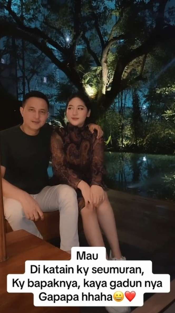 Potret Legenda Bulu Tangkis Ricky Subagja dan Ibu Mertua yang Sering Dikira Seumuran, Ternyata Beda Usia 26 Tahun Dengan Istri
