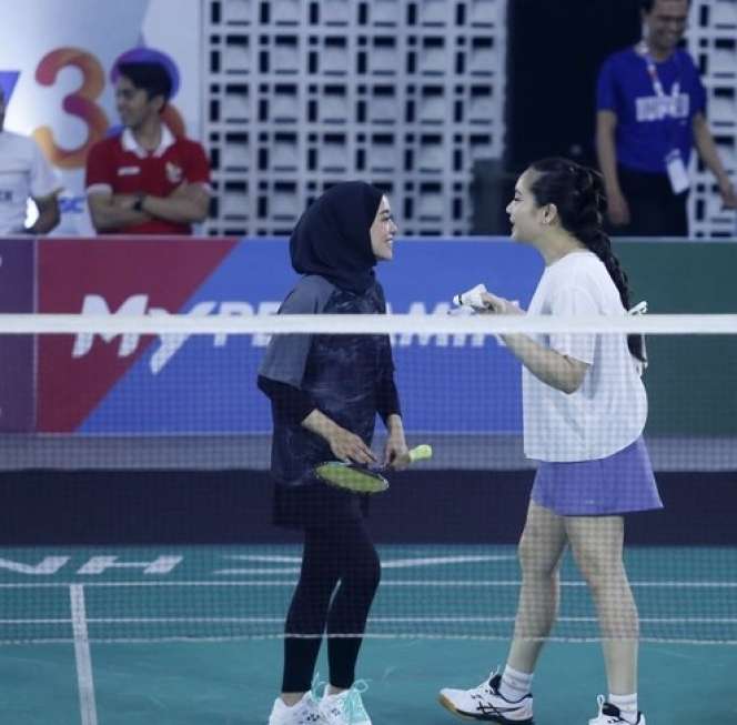 10 Gaya Artis Cantik Saat Main Bulu Tangkis, Penampilan Ayu Ting Ting Disorot, Mirip Boneka?