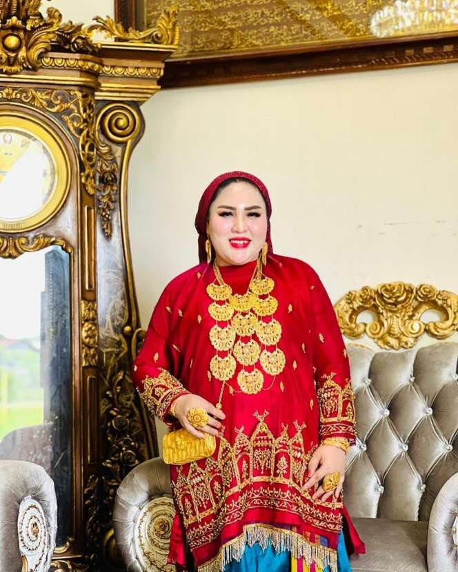 10 Potret Istana 'Emas' Crazy Rich Makassar, Viral Setor Tumpukan Uang, Teller Datang ke Rumah!