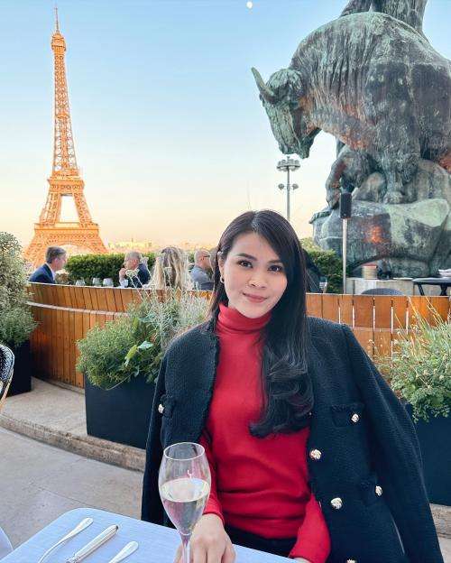 Potret Chen Giovani Calon Mantu Hotman Paris yang Doyan Barang Branded