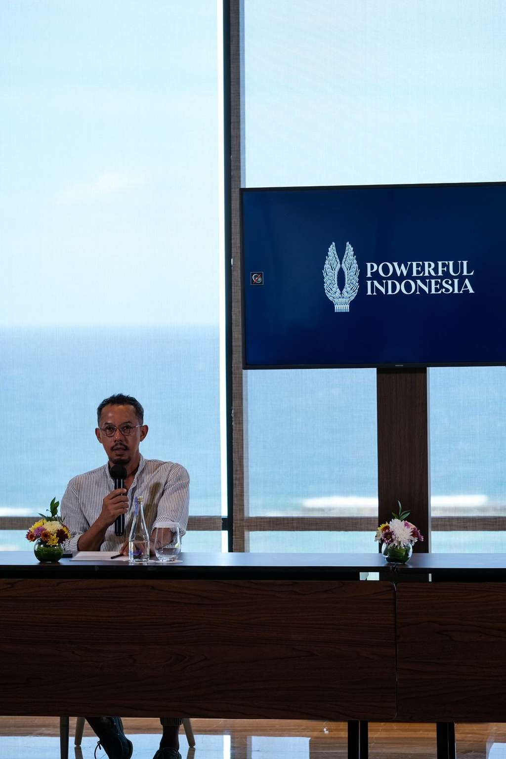 Karya Seniman Indonesia Ari Bayuaji Diakui Internasional, Ubah Sampah Laut Jadi Seni Instalasi 