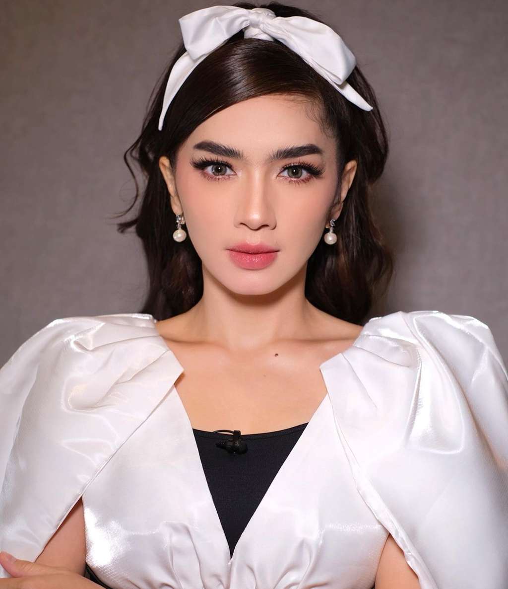 Potret Angel Karamoy yang Dituding jadi `Orang Ketiga` di Rumah Tangga Boris dan Irma, Hot Mom Dua Anak yang Kian Awet Muda