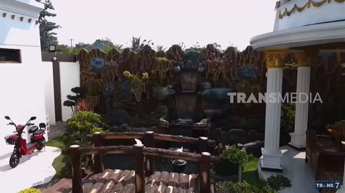 10 Potret Rumah Mewah Bos Textile Mantan ART, Istana di Dunia Nyata, Ruang Karaoke Rp1 Miliar