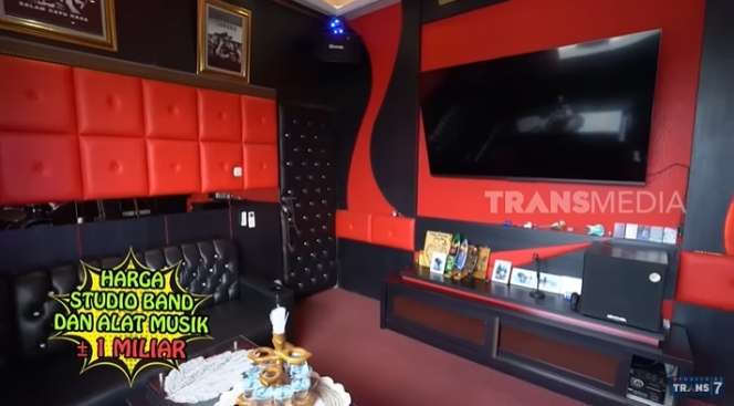 10 Potret Rumah Mewah Bos Textile Mantan ART, Istana di Dunia Nyata, Ruang Karaoke Rp1 Miliar