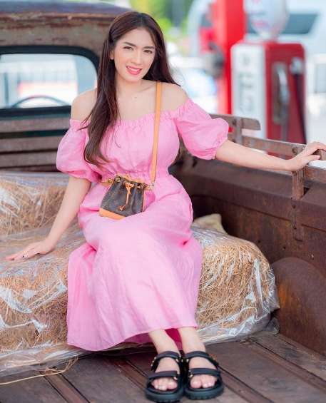 10 Adu Gaya Angel Karamoy VS Irma Purba, Dituding Penyebab Perceraian Boris Bokir, Kalah Seksi?